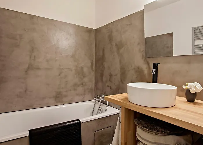 Special Proche Centre Parking * Bastia (Corsica)
